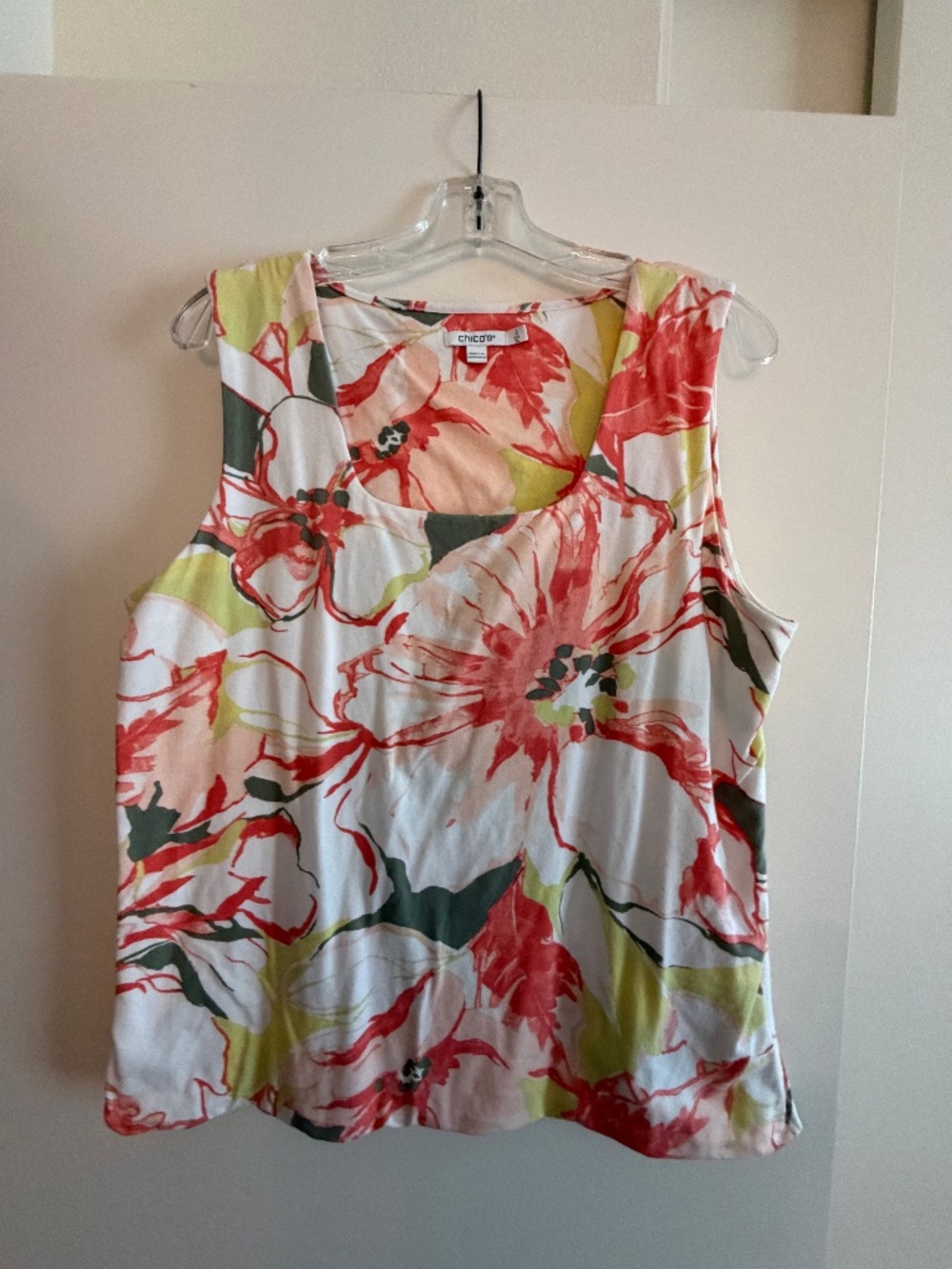 🌸 Chico’s Bold Floral Sleeveless Top – Size 3 (U.S. XL)